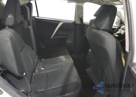 2016 Toyota Rav4 Le z USA, uszkodzony, nr VIN JTMBFREV7GJ063648